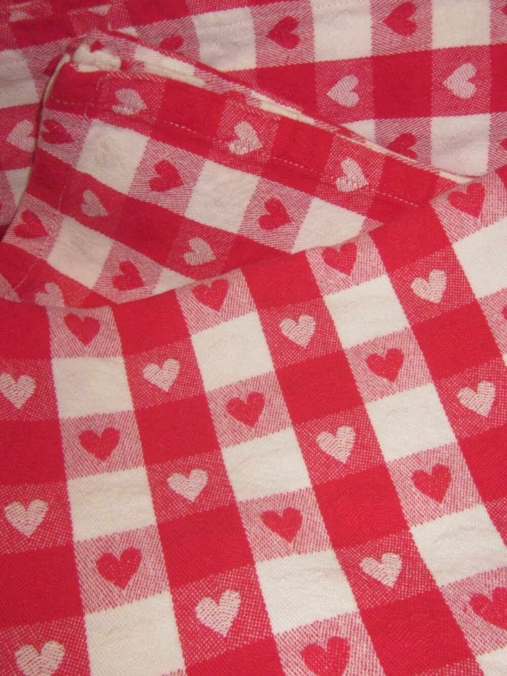 Red & White Gingham Tablecloth & Napkins Heart - Picture 2 of 4